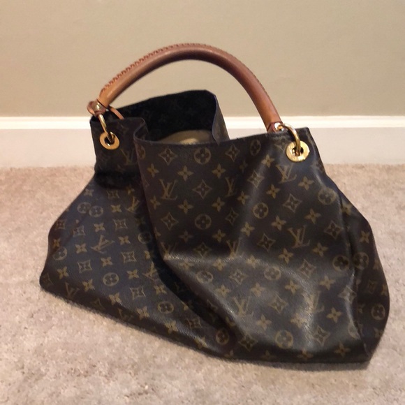 Louis Vuitton Handbags - Louis Vuitton Artsy MM